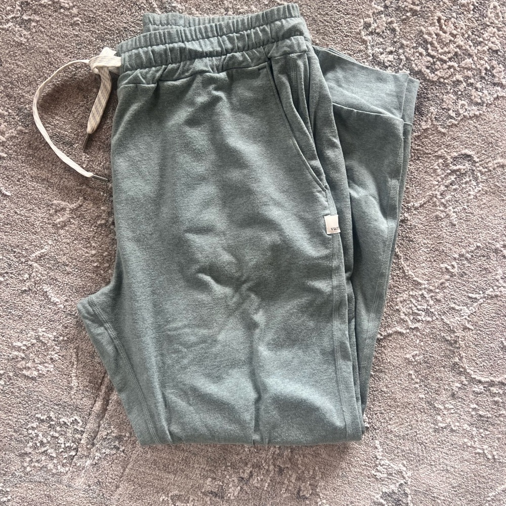 Vuori Performance Joggers - Picture 3 of 4